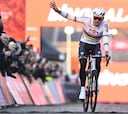 Van der Poel prolonga su hegemonía en la Copa del Mundo de ciclocross