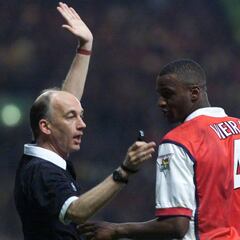 "El VAR examina el offside en jugadas de gol o penaltis"