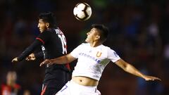 Futbol, Melgar vs Universidad de Chile.
 Copa Libertadores 2019.
 El jugador de Universidad de Chile Rafael Caracol, derecha, disputa el bal&oacute;n contra Janio Posito de Melgar durante la Copa Libertadores en el estadio Monumental de la Unas .
 Arequipa, Chile.
 5/2/2019
 Depor/Photosport
 
 Football, Melgar vs Universidad de Chile.
 Copa Libertadores Championship 2019. 
 Universidad de Chile&#039;s player Rafael Caroca, left right center, battles the ball with  Janio Posito  of Melgar  during Copa Libertadores Championship  at Monumental de la Unas Stadium in Arequipa, Peru.
 5/2/2019
 Depor/Photosport