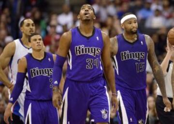 DeMarcus Cousins (derecha), Jason Thopson (centro) y Ray McCallum (izquierdo).