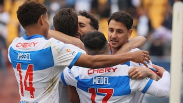 La UC recibe a Garnero con un triunfo polémico: furia en Huachipato