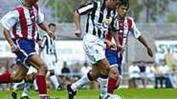 VICTORIA. Los albinegros comienzan la competición liguera venciendo fuera de casa.