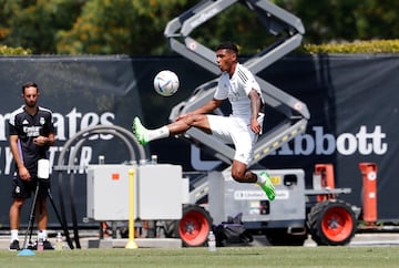 Vinicius Tobias, en un entrenamiento de la pretemporada del Real Madrid en Los Ángeles.