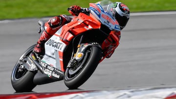 Jorge Lorenzo con la Ducati en Malaisia.