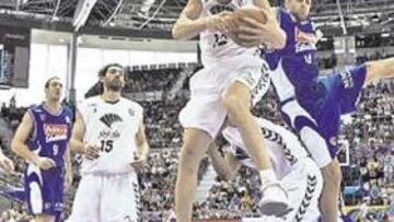 <b>MUCHO REPERTORIO. </b>Estudiantes no pudo hacer frente a las rotaciones de Scariolo en el Unicaja.