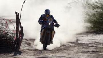<b>MÁS LÍDER.</b> El francés Cyril Despres se adjudicó la octava etapa de motos del Dakar, seguido de cerca del español Marc Coma, que sigue al frente de la clasificación general y amplía diferencias con sus perseguidores.