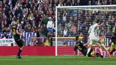 Cristiano pidió penalti por agarrón de Aarón