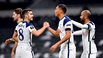 26 November 2020, England, London: Tottenham Hotspur&#039;s Carlos Vinicius (2nd R) celebrates scoring his side&#039;s first goal with teammates during the UEFA&nbsp;Europa League Group J soccer match between Tottenham Hotspur and Ludogorez Rasgrad at Tot