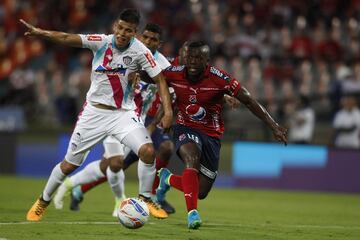 Con goles de Chará y Teófilo, Junior derrotó al DIM de visitante y retomó el liderato de la Liga con 31 puntos