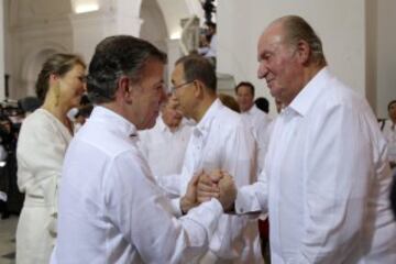 En Cartagena, Bogotá y varias ciudades del país se vivió un día de paz. La firma de los Acuerdos emocionó a los colombianos.