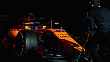 MONTMELO, SPAIN - MARCH 09:  Fernando Alonso of Spain driving the (14) McLaren F1 Team MCL33 Renault prepares to drive during day four of F1 Winter Testing at Circuit de Catalunya on March 9, 2018 in Montmelo, Spain.  (Photo by Mark Thompson/Getty Images)