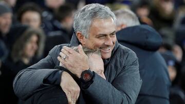 Mourinho bromea con el técnico del Everton Sammy Lee