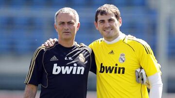 Iker Casillas y Jose Mourinho tras un entrenamiento en Valdebebas con el Real Madrid.