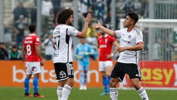 El jugador de Colo Colo, Damián Pizarro, celebra su gol contra Universidad Católica durante el partido de Copa Chile.