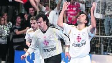 <b>GRACIAS A DIOS. </b>Leitao mira al cielo tras marcar ayer ante el Inter.