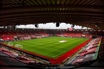 Este estadio inaugurado en 2001 se sitúa en Southampton y tiene capacidad para casi 33000 espectadores. Acogerá tres partidos del grupo A (Austria, Inglaterra, Irlanda del Norte y Noruega). Su nombre es un homenaje a la St. Mary’s Church, cuyos antiguos miembros son los fundadores del club. De hecho, cuando se inauguró se llamó ‘The Friends Provident St. Mary’s Stadium’, pero las presiones de los fans en no incluir un título comercial influyeron para que el nombre del estadio fuera como el original.