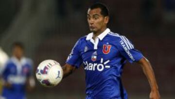 César Cortés no quiere partir de la "U", pese a no estar en los planes y tener pocas chances de jugar, como ha ocurrido hasta ahora.