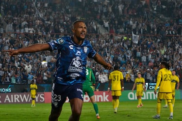 Salomón Rondón brilla con luz propia