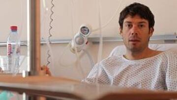 <b>EN EL HOSPITAL. </b>Freire atendió a AS en la habitación del hospital de Nancy donde está ingresado.