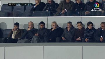 La Rosaleda es un clamor: "¡Al Thani vete ya, Al Thani vete ya!"