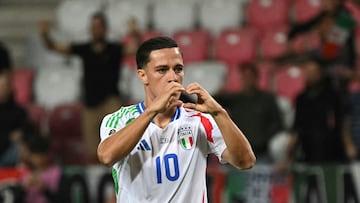 El delantero del Atlético celebra el gol con el país transalpino ante Israel.