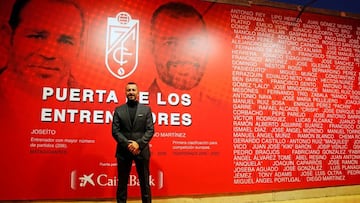 Diego Martínez en la Puerta de los Entrenadores.