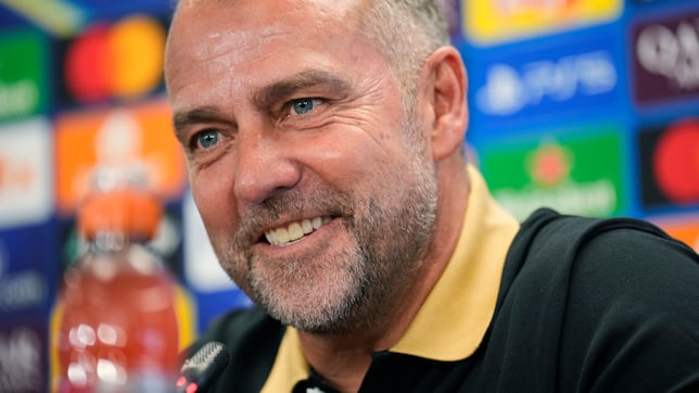 Flick no da tregua: Rijkaard, su próxima víctima