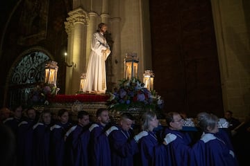 Paso del Cristo Nazareno Cautivo durante la procesión de la Cofradía del Cristo Nazareno Cautivo en el Lunes Santo en Toledo.