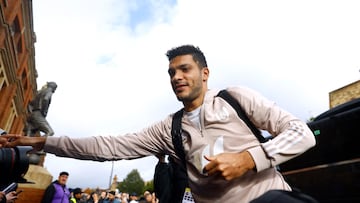 Soccer Football - Premier League - Fulham v Manchester United - Craven Cottage, London, Britain - November 4, 2023 Fulham's Raul Jimenez arrives before the match Action Images via Reuters/Peter Cziborra NO USE WITH UNAUTHORIZED AUDIO, VIDEO, DATA, FIXTURE LISTS, CLUB/LEAGUE LOGOS OR 'LIVE' SERVICES. ONLINE IN-MATCH USE LIMITED TO 45 IMAGES, NO VIDEO EMULATION. NO USE IN BETTING, GAMES OR SINGLE CLUB/LEAGUE/PLAYER PUBLICATIONS.