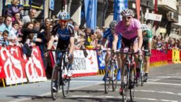 Juan Ignacio P&eacute;rez bate al sprint a Alain Gonz&aacute;lez en Alcal&aacute; de Henares.