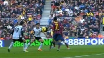 Pérez Montero regaló un penalti al Barça: no era mano de Costa