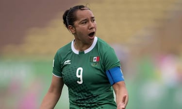 Charlyn Corral optaría por una exfutbolista o un extranjero para DT del Tri