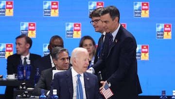 El presidente de Estados Unidos, Joe Biden (i) y el presidente del Gobierno, Pedro Sánchez (d), en una reunión del Consejo del Atlántico Norte a nivel de Jefes de Estado y de Gobierno, durante la primera jornada de la Cumbre de la OTAN 2022 en el Recinto Ferial IFEMA MADRID, a 29 de junio de 2022, en Madrid (España). La Cumbre de la OTAN 2022 comienza oficialmente hoy y terminará mañana día 30 de junio. La celebración coincide con el 40 aniversario de la adhesión de España a la Organización del Tratado del Atlántico Norte. La invasión rusa de Ucrania, las tensiones entre Moscú y la Alianza y la adhesión de Finlandia y Suecia marcan la agenda de un evento en el que participan delegaciones de 40 países y que convierte a Madrid en el epicentro de la política mundial durante su celebración.
29 JUNIO 2022;CUMBRE;OTAN;DEFENSA;PAISES;POLITICA
EUROPA PRESS/E. Parra. POOL
29/06/2022