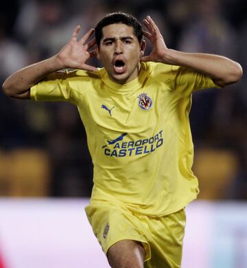 Jug¨® con el Villarreal de 2003 al 2007