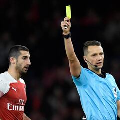 Treimanis, el árbitro, abogado de Letonia que habla cuatro idiomas