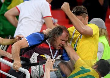 ¡Pelea en las gradas durante el Serbia-Brasil!