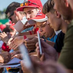 Zak Brown: "¿Sainz? Tenemos dos asientos libres y hay que hablar"