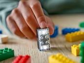 LEGO presenta Smart Brick, su mayor revolución en décadas: bloques inteligentes que dan vida a sus construcciones