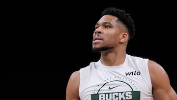 Giannis Antetokounmpo staying in Milwaukee through trade deadline