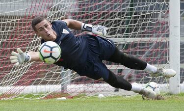 Manuel Almunia: “Kepa is good with his feet, like Luis Arconada”