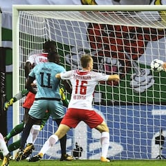 El Oporto cae en Alemania con Iker Casillas en el banquillo