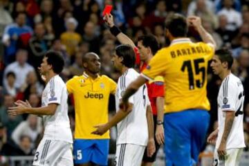 Partido de la Champions League, grupo B. Real Madrid-Juventus. El árbitro Manuel Gräfe expulsa a Chiellini.