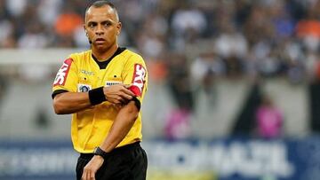 El colegiado brasileño tendrá la responsabilidad de impartir justicia en La Bombonera. En el VAR estarán Mauro Vigliano y Fernando Rapallini.