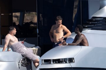 Vinicius Junior disfruta de unos días de vacaciones en la isla de Ibiza.