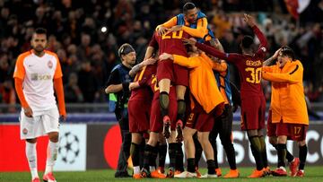 Dzeko le da la clasificación a la Roma en la Champions League