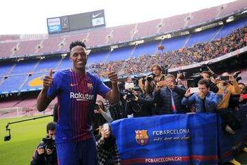 Yerry Mina presentado presentado en el Barcelona en el Camp Nou
