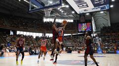 El Baskonia suda, pero sonríe en A Coruña antes del playoff