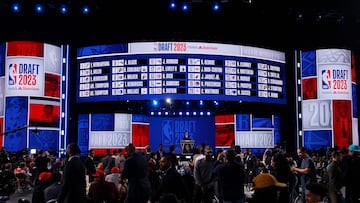 NEW YORK, NEW YORK - JUNE 22: A general view of the stage is seen as NBA commissioner Adam Silver closes out the first round of the 2023 NBA Draft at Barclays Center on June 22, 2023 in the Brooklyn borough of New York City. NOTE TO USER: User expressly acknowledges and agrees that, by downloading and or using this photograph, User is consenting to the terms and conditions of the Getty Images License Agreement.   Sarah Stier/Getty Images/AFP (Photo by Sarah Stier / GETTY IMAGES NORTH AMERICA / Getty Images via AFP)