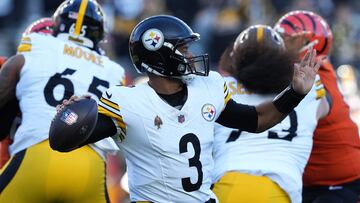 CINCINNATI, OHIO - DECEMBER 01: Russell Wilson #3 of the Pittsburgh Steelers throws a during the third quarter against the Cincinnati Bengals at Paycor Stadium on December 01, 2024 in Cincinnati, Ohio. Dylan Buell/Getty Images/AFP (Photo by Dylan Buell / GETTY IMAGES NORTH AMERICA / Getty Images via AFP)