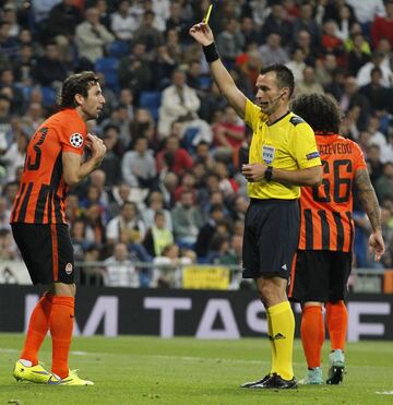 El jugador del Shaktar Donetsk (que sigue en activo) ha jugado 63 partidos de Champions recibiendo un total de 24 tarjetas, todas amarillas. Ha sido expulsado en 1 ocasión. 